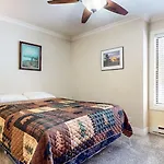 Horizons 4 #165 Condo